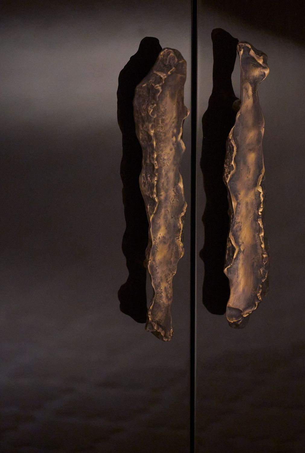 Finchley Cabinet Bronze Handle