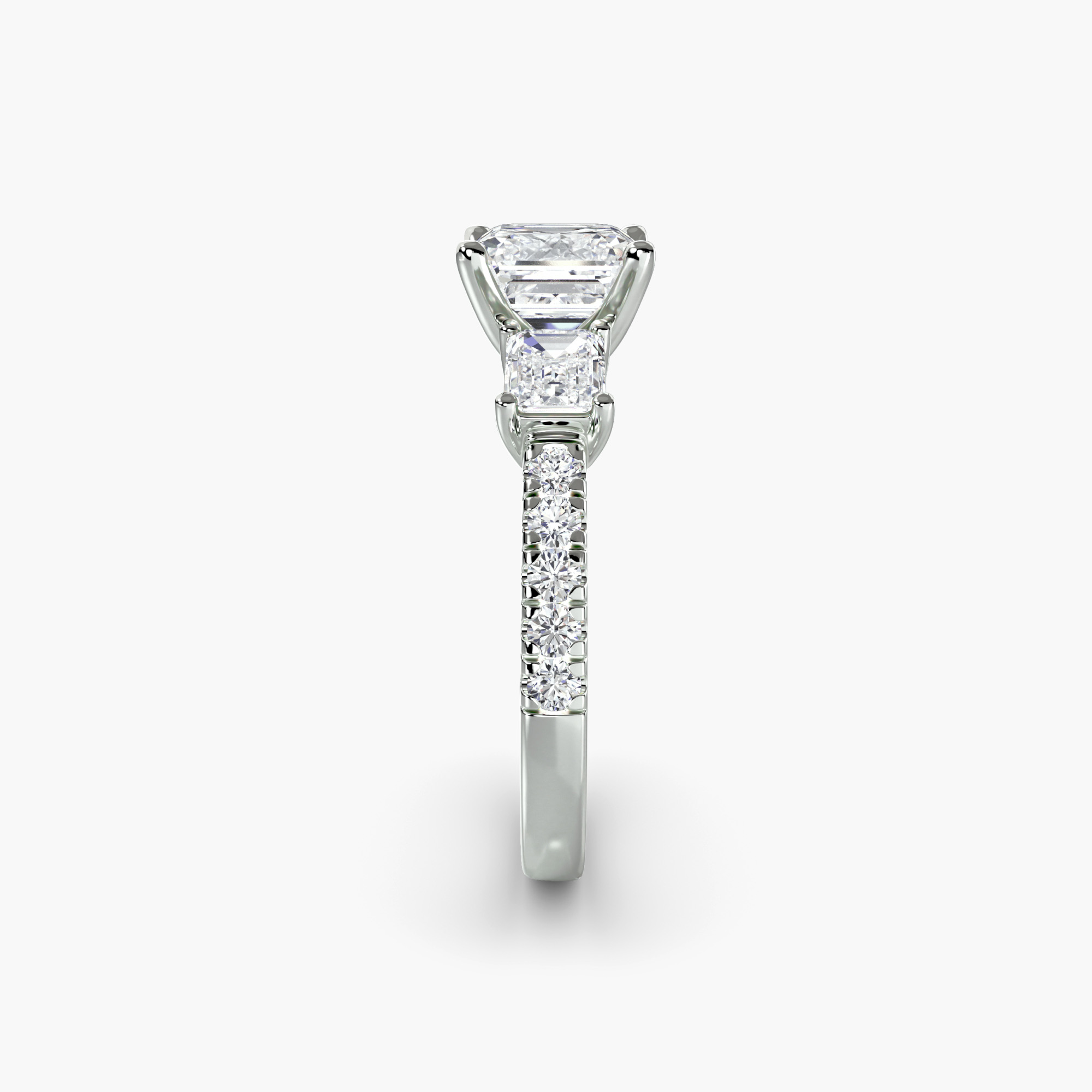 Three-Stone Ring with Pavé Band 4 — görsel 2