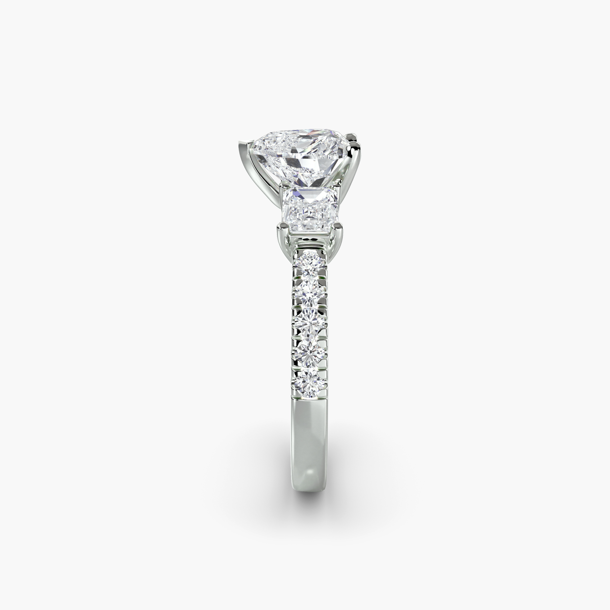 Three-Stone Ring with Pavé Band 4 — görsel 2
