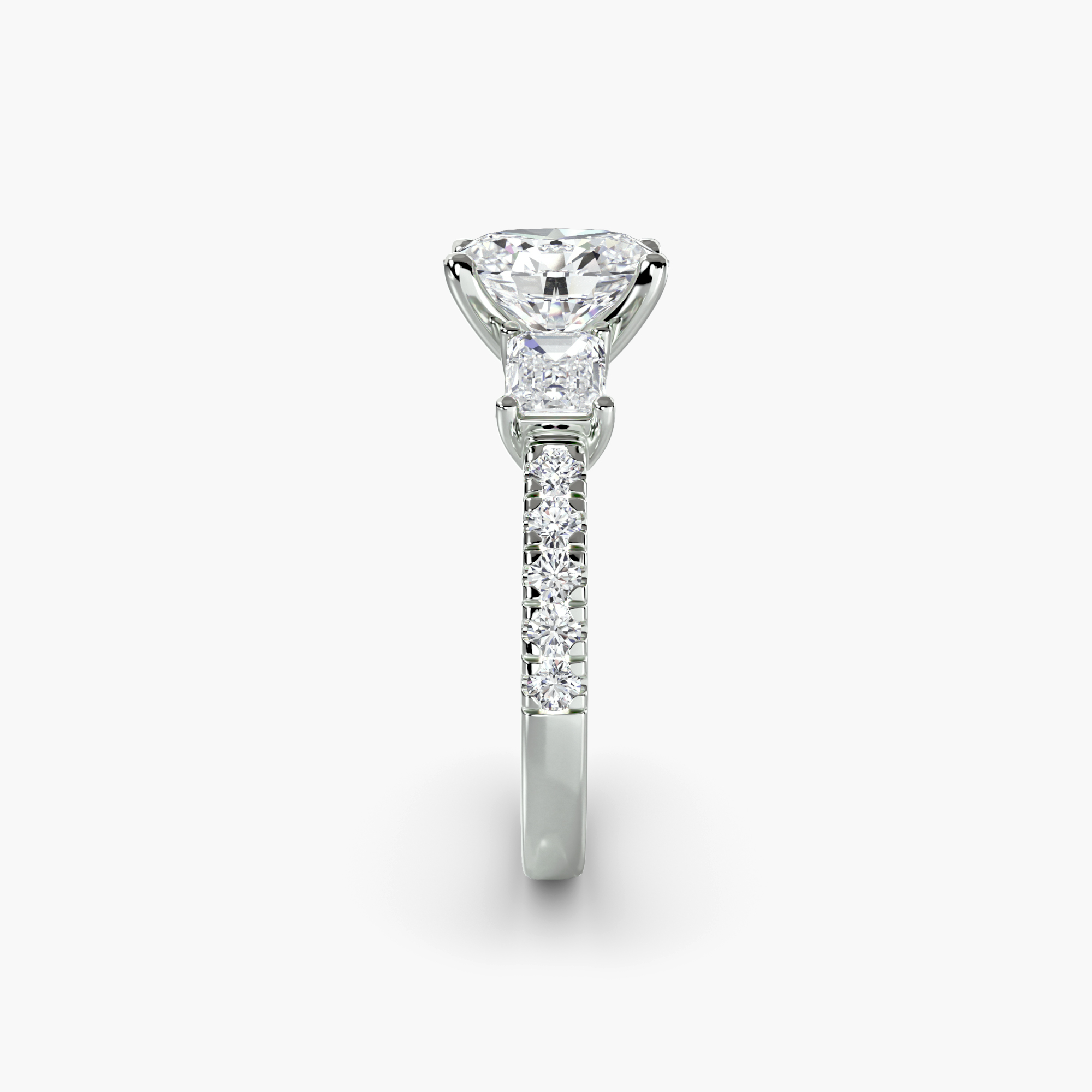 Three-Stone Ring with Pavé Band 4 — görsel 2