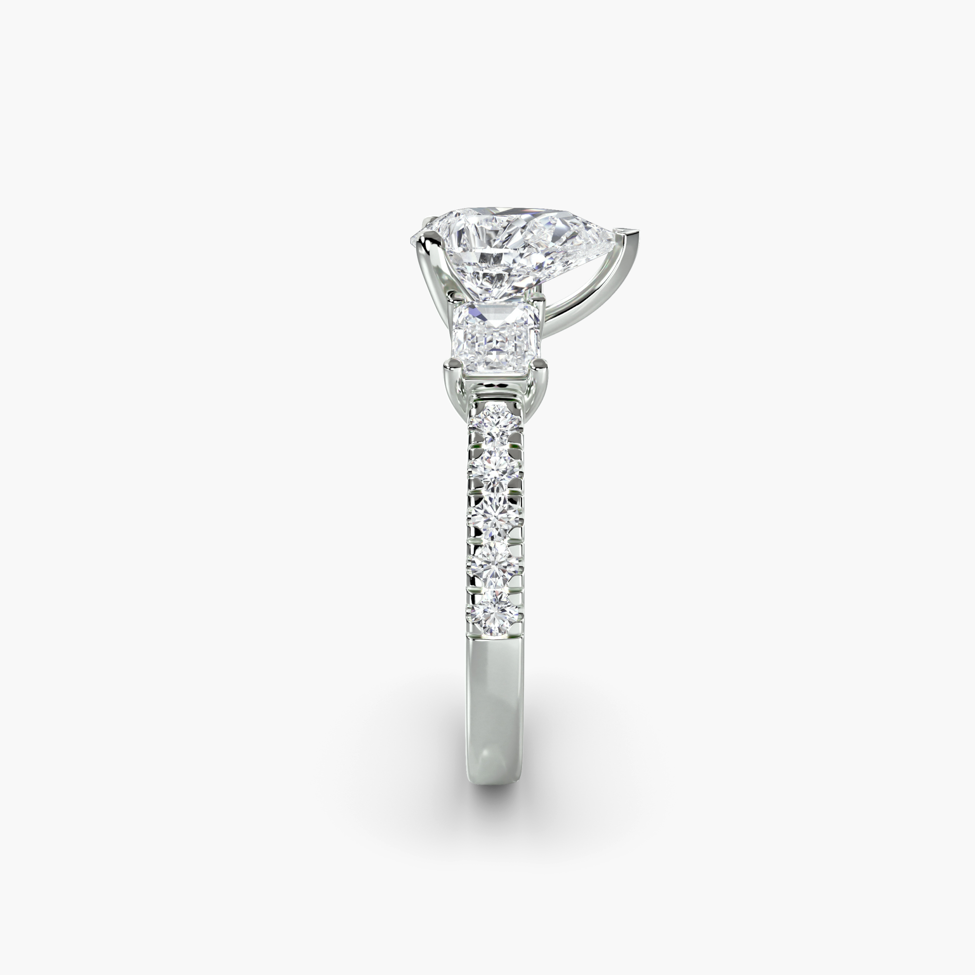 Three-Stone Ring with Pavé Band 4 — görsel 2
