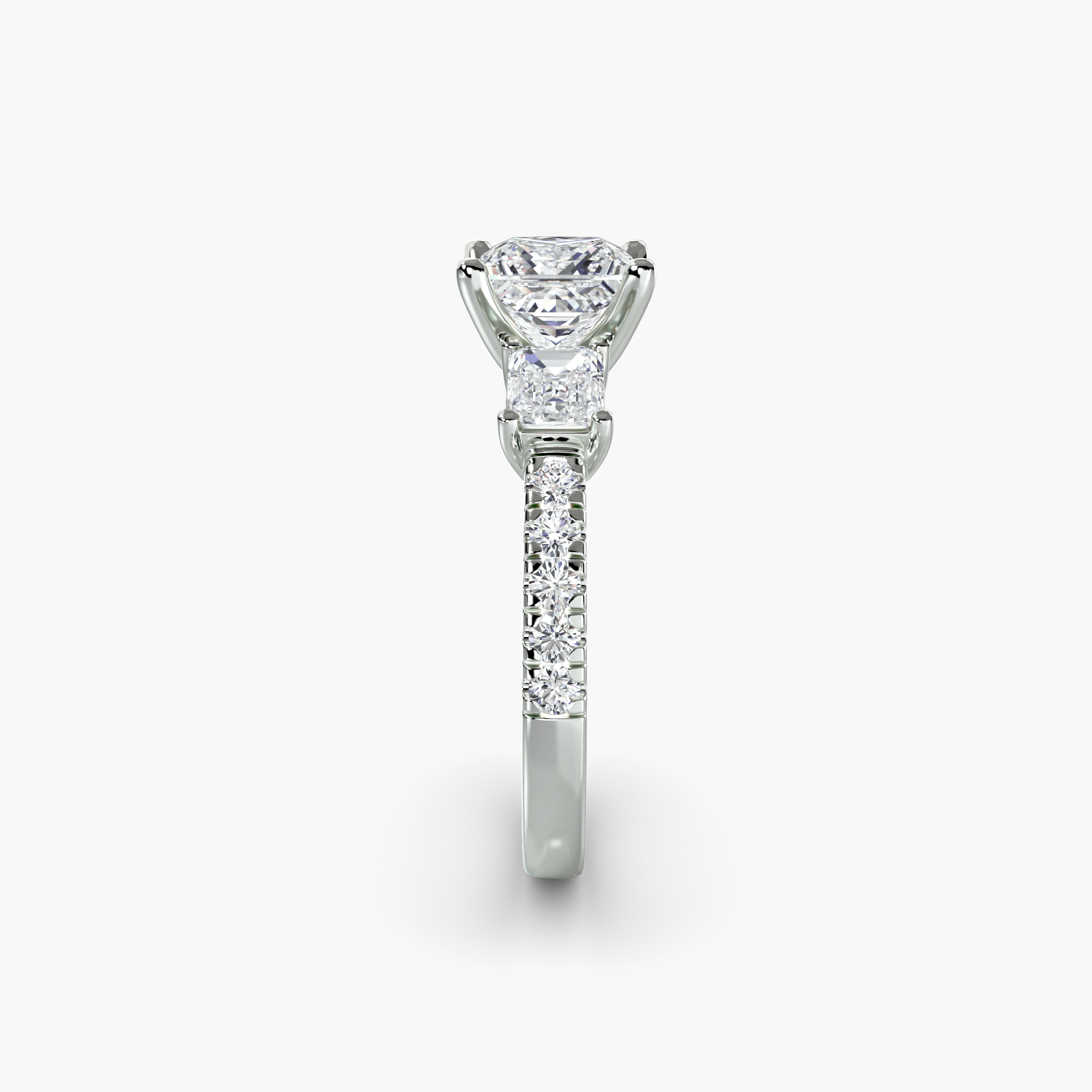 Three-Stone Ring with Pavé Band 4 — görsel 2