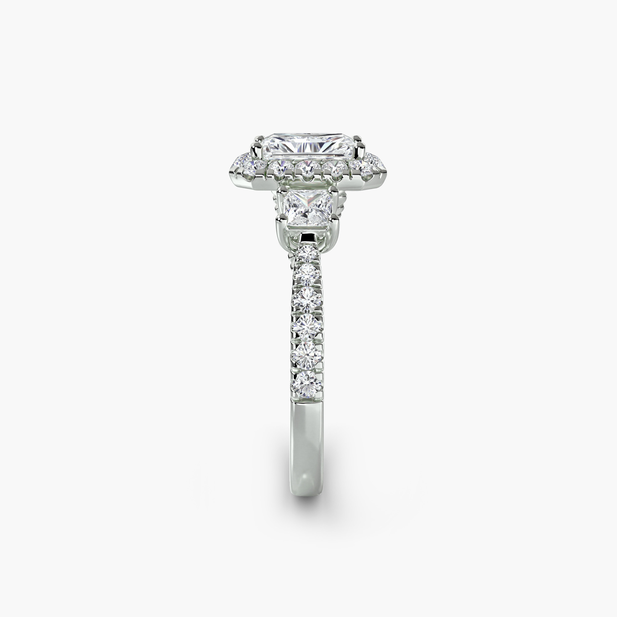 Three-Stone Ring with Halo 2 — görsel 2