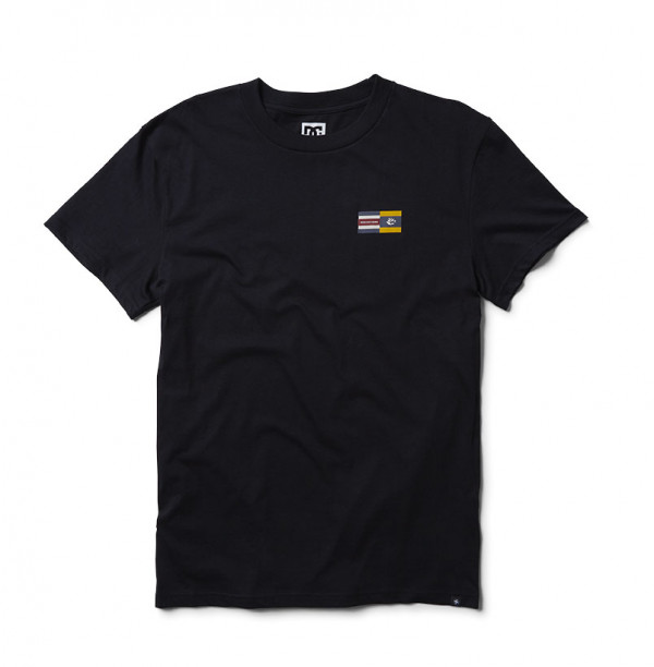 MAGENTA x DCSHOECO - LOGO TEE - BLACK