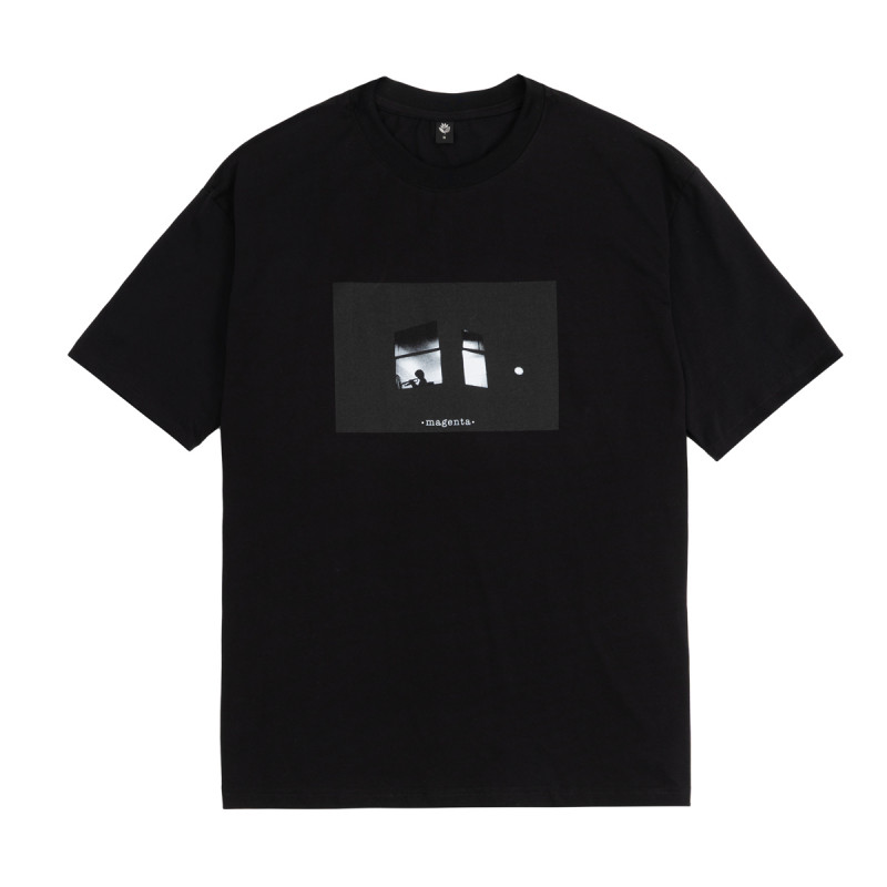 WINDOW TEE - BLACK