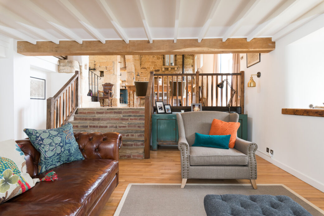 Barn conversions & farmhouse in Leeds