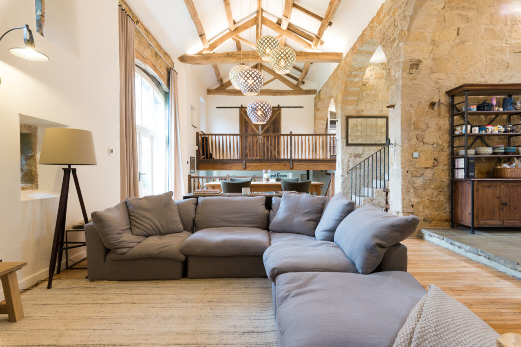 Barn conversions & farmhouse in Leeds
