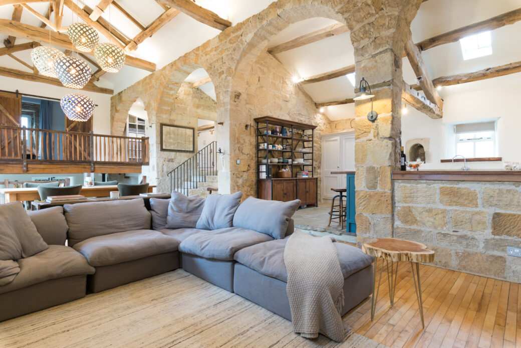 Barn conversions & farmhouse in Leeds