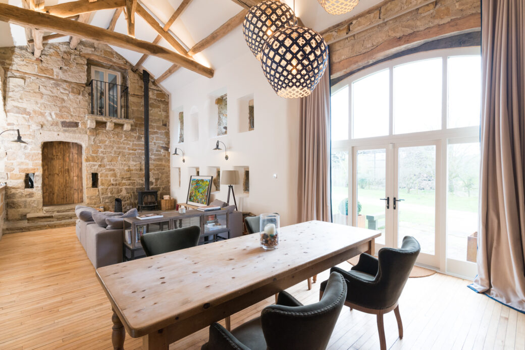 Barn conversions & farmhouse in Leeds