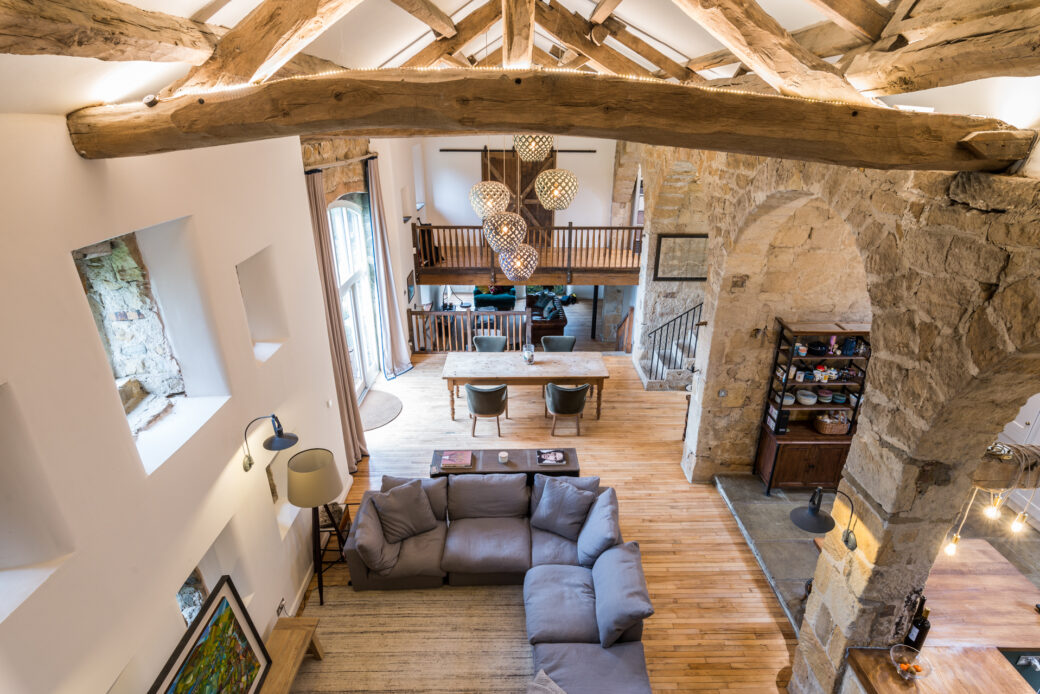 Barn conversions & farmhouse in Leeds