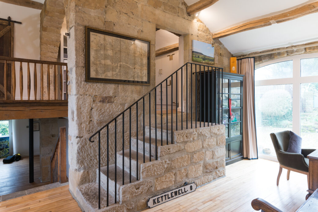 Barn conversions & farmhouse in Leeds