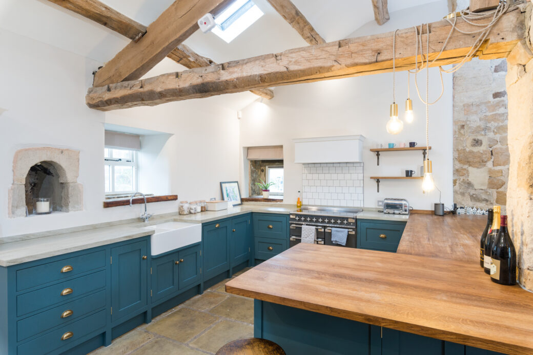 Barn conversions & farmhouse in Leeds