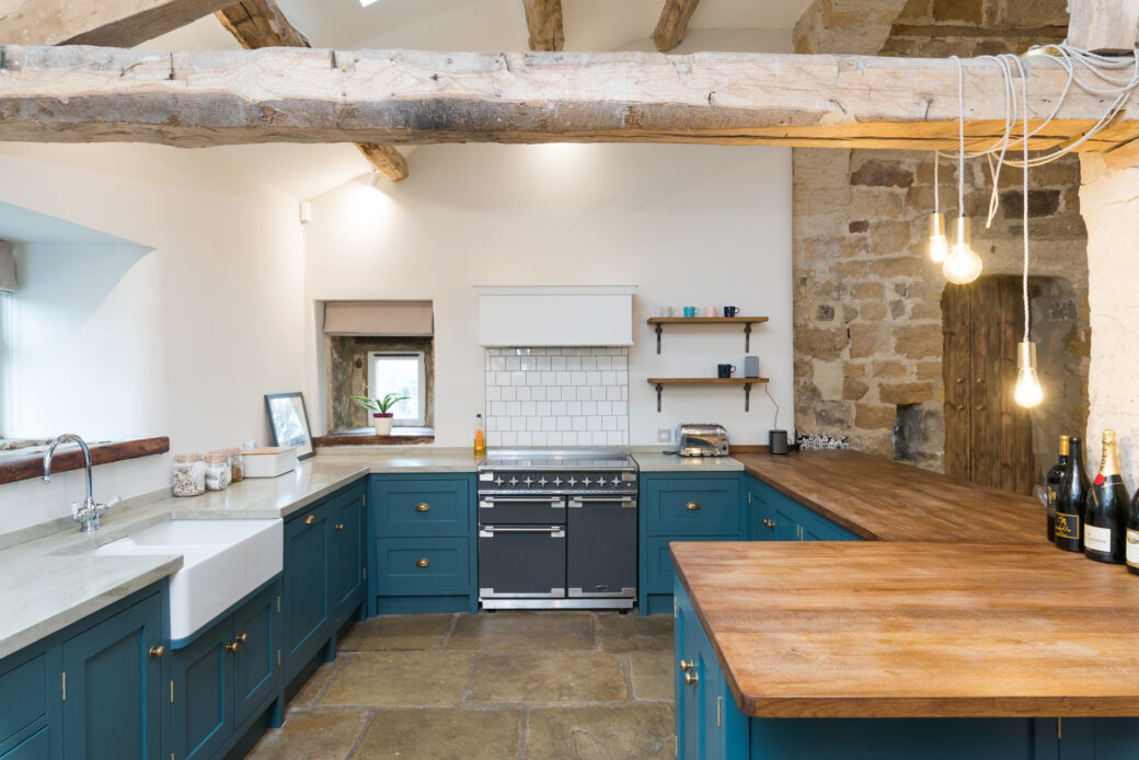 Barn conversions & farmhouse in Leeds