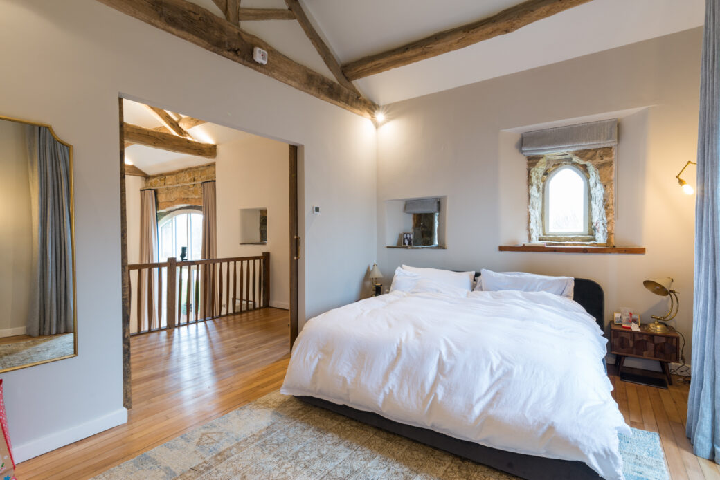 Barn conversions & farmhouse in Leeds