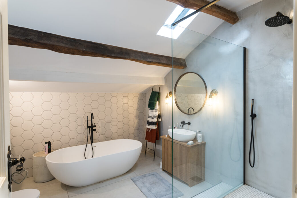 Barn conversions & farmhouse in Leeds