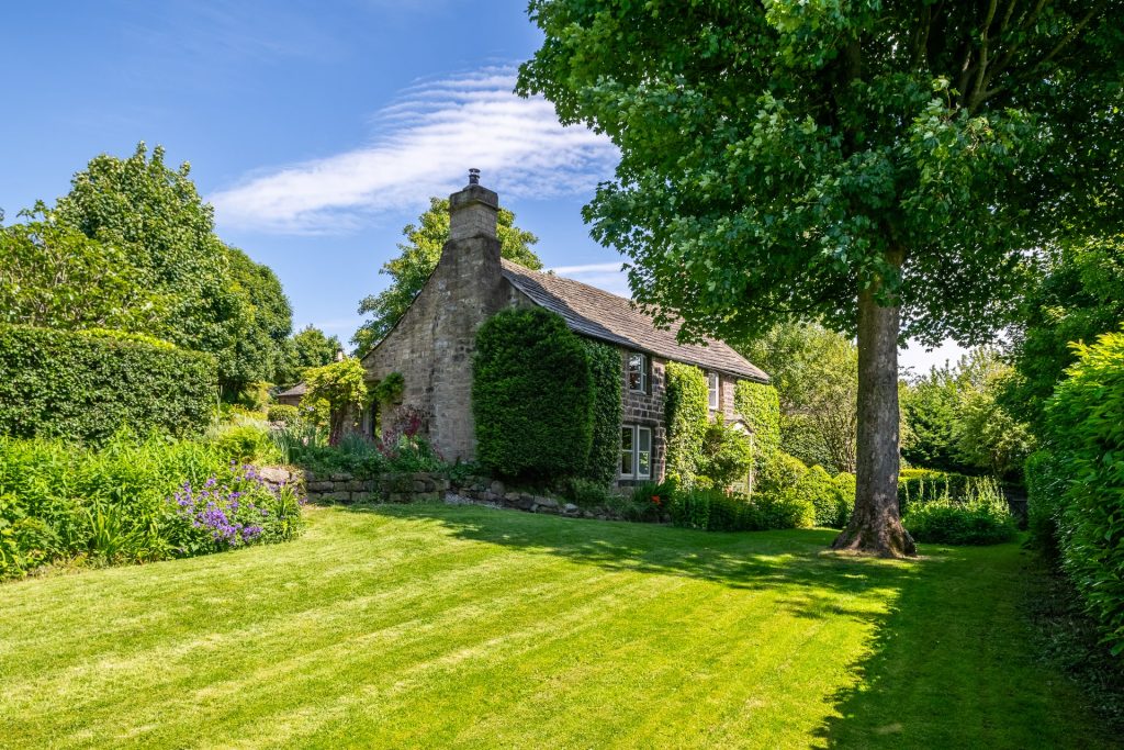 Gorgeous gardens for film and photography shoots UK Locations