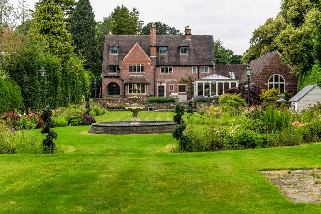 Gorgeous gardens for film and photography shoots UK Locations