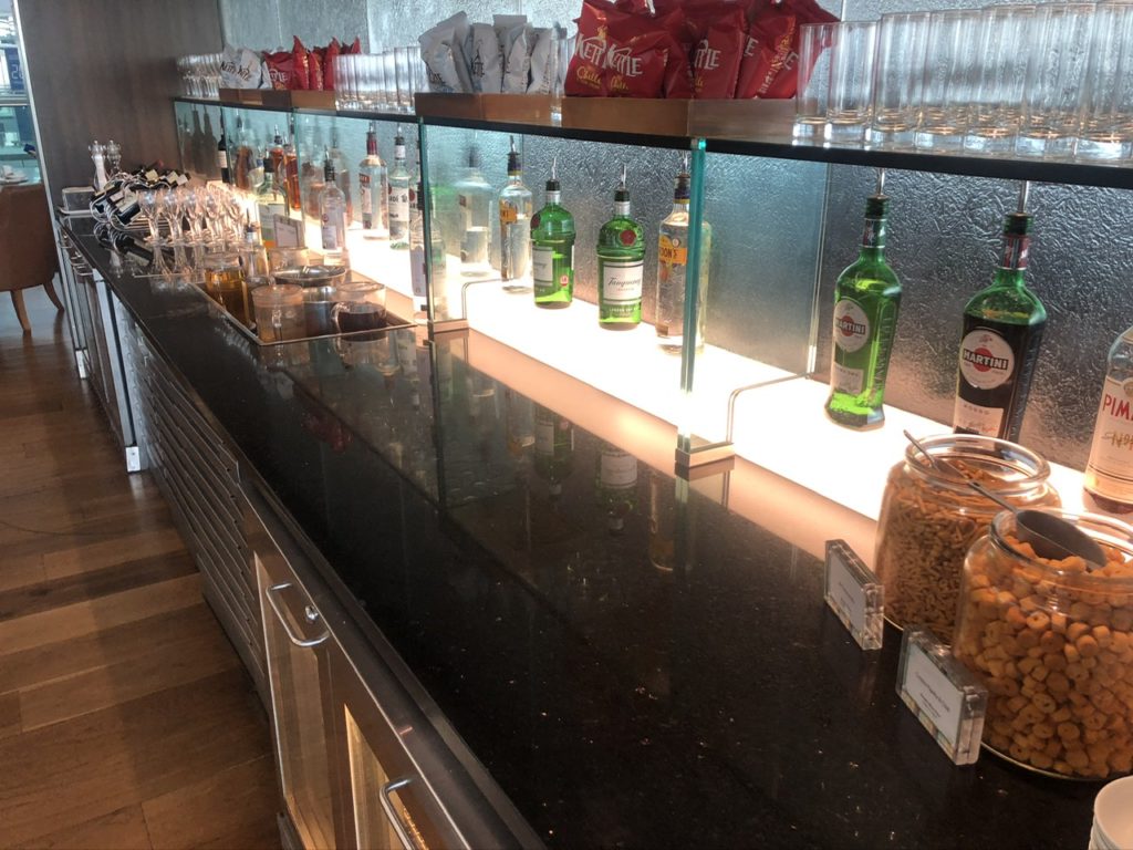 Bar at BA Club Lounge