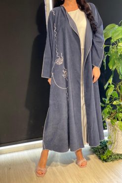 MOISTREET 000011 3 Line Art Bisht Abaya