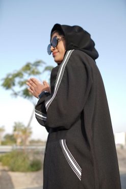 UI19001 3 Sporty Black & White Abaya