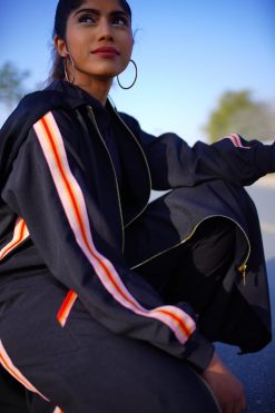 عباية رياضية باللون الوردي 7 UI19003 4 Sporty Pink Strips Abaya