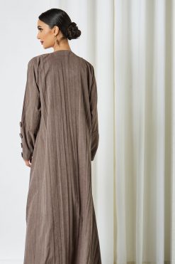 0621 bsi3185 3 Button Embellished Bisht Abaya