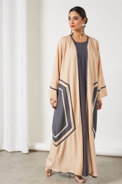 bsi3325 3 Plain bisht abaya with inner