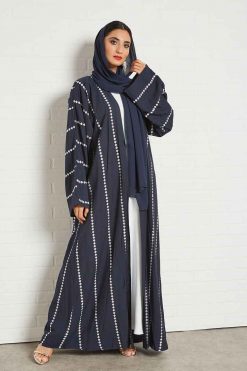 Embroidered bisht abaya