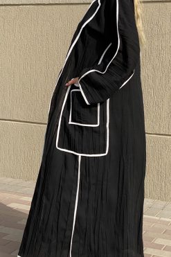 MOI072117 2 1 scaled Pipin Detail Abaya With Pockets