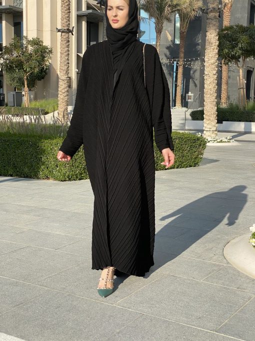 Black Pleated Bisht Abaya