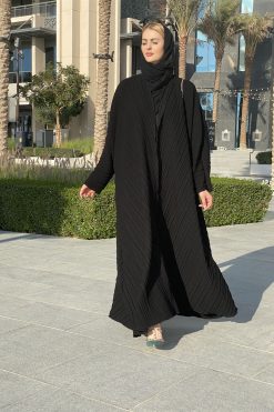 عباية بشت بطيات باللون الأسود 9 MOICH011 5 rotated Black Pleated Bisht Abaya