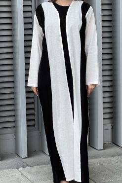 MOI032227 4 Black & White Linen Abaya