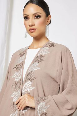 White Bahirini Bisht