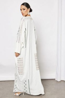 Bsi3636 3 Embroidered bisht with inner