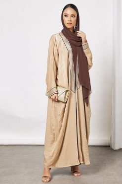 bsi3644 3 Embroidered bisht with inner
