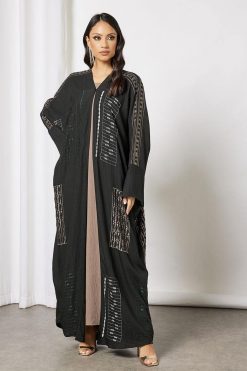 bsi3666 3 Embroidered bahrini style bisht
