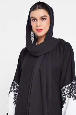 bsi3118 A 3 Monochrome Abaya With Lace