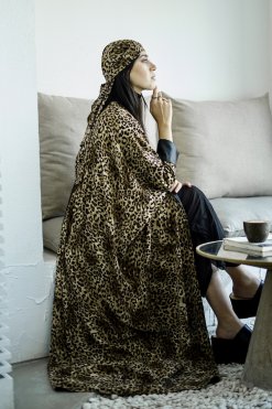 HAZ 22107 13 LYNXA Bisht Abaya