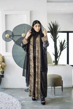 HAZ 22107 12 LYNXA Bisht Abaya