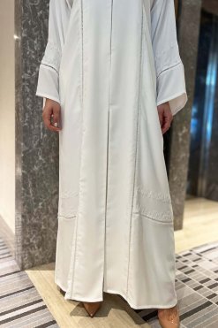 MOI092219 2 White Nida Abaya