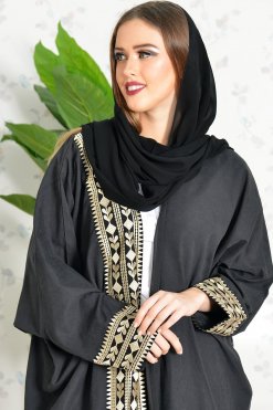 3795 4 Embroidered Bahraini Bisht