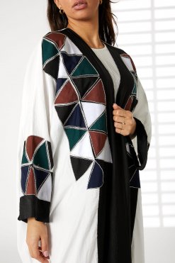 MOIRR23102 2 Harir Maqsood White Bisht Geometrical Embroidery Abaya
