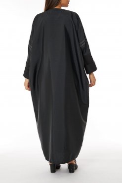 عباية تفتا سوداء برقبة على شكل حرف V مع خيط أبيض 7 MOIRR2316 3 Black V-Neck Taffeta Abaya with white Thread Work