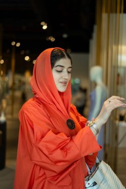 HAZ 082316 8 LAMIA Orange