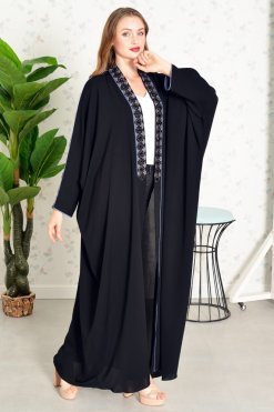3817 3 Embroidered Bahraini Bisht