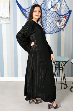 3883 5 Beads embellishment with a traditional look black abaya