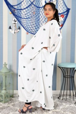 3888 3 Embroidered bahraini style bisht abaya