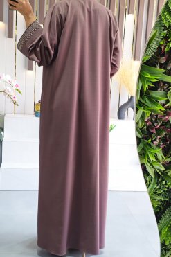 3924 4 1 Exquisite Brown Abaya with Bead-Embellished Collar Style for a Touch of Elegance