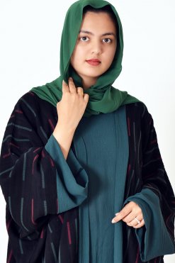 عباية بشت منقوشة ذاتيا مع فستان داخلي باللون الأخضر 9 3928 2 1 Self Embossed Bisht Abaya with Green Inner Dress