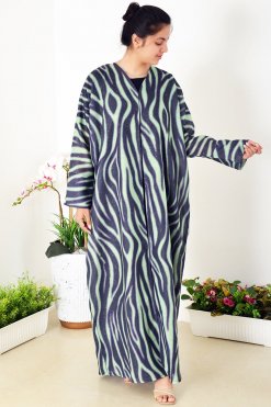 3942 6 2 Bahraini Style Self-Printed Plain Bisht Abaya - Unleash Elegance and Tradition in Every Step